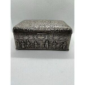 Antq Barbour International Dutch Figural Scenic Repousse Silver Plate Wood Lined